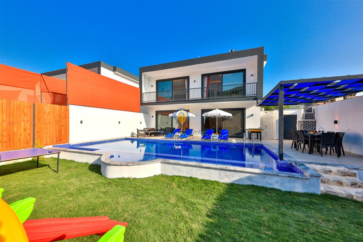 Villa Paradise 2